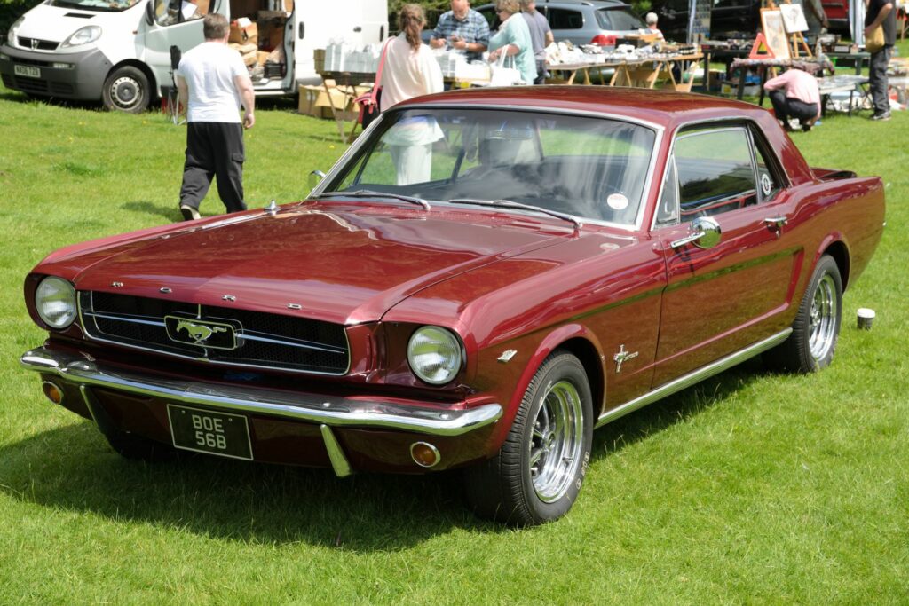 1920px-Ford_Mustang_(1964)_-_28540253076