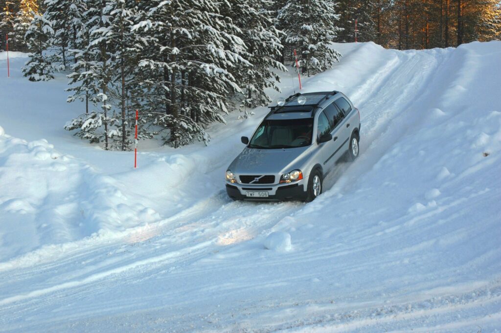 9578_Volvo_XC90_Test_Car