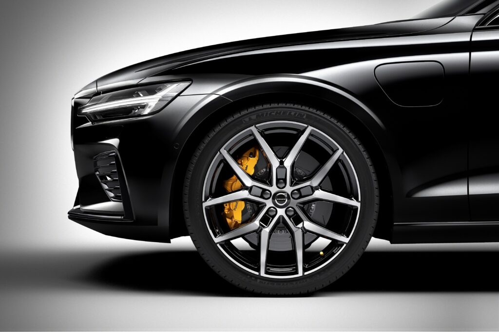 S60/V60 Polestar Engineered, in Black Stone