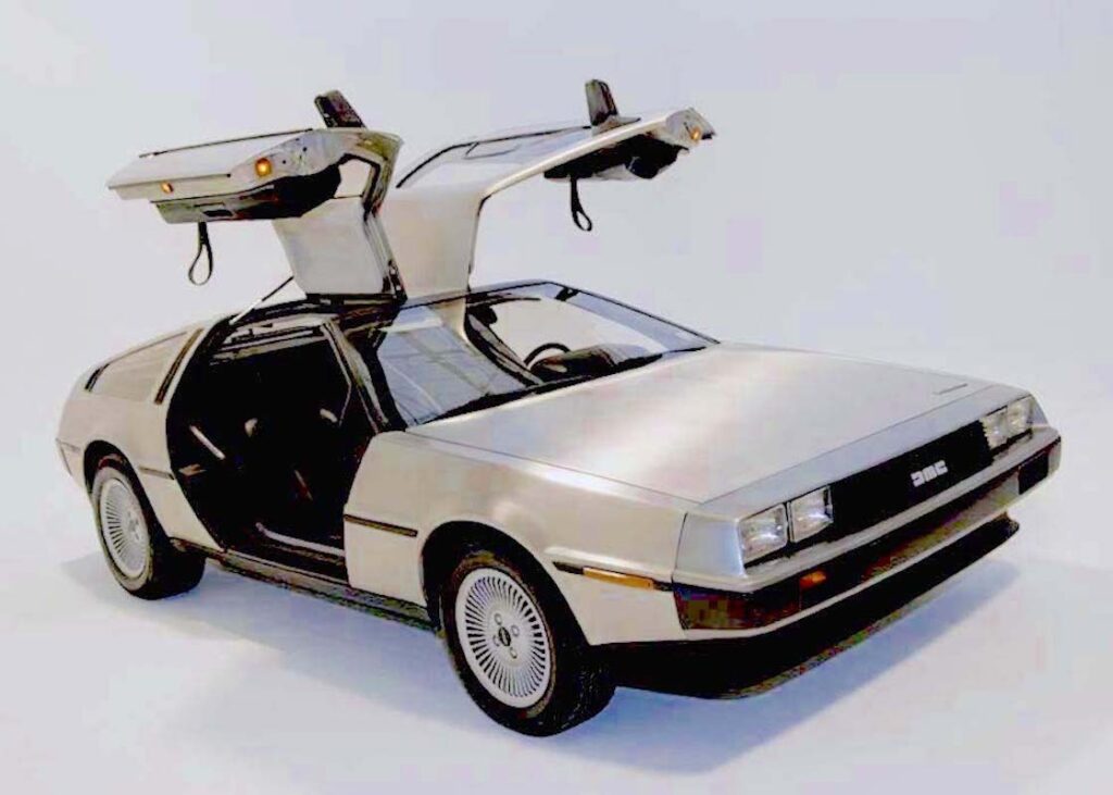 Delorean_DMC-12_side